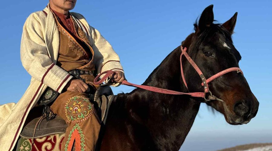 Central Asia Kazakhstan Traditional Costume1