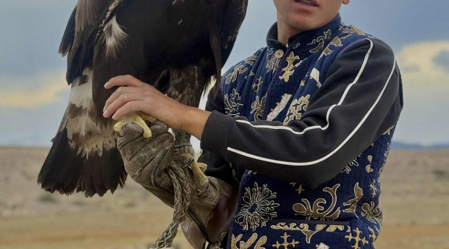 Central Asia Kygryzstan Eagle Hunter